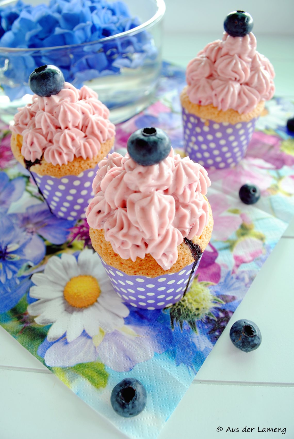 Blaubeer-Cupcakes mit Frischkäse-Frosting – Aus der Lameng Blaubeer-Cupcakes mit Frischkäse-Frosting – Aus der Lameng